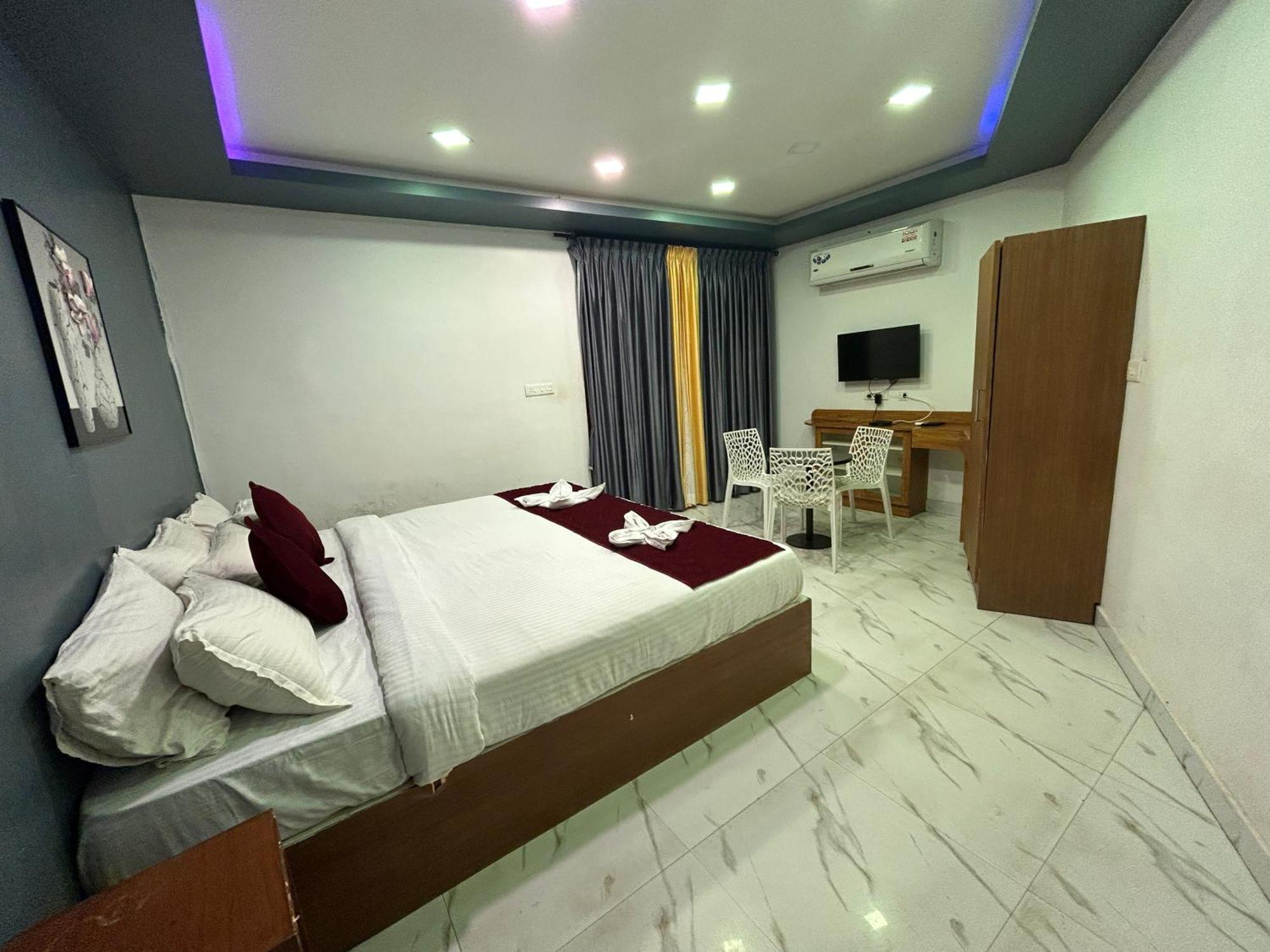 The Elite Beachview Пондичери Екстериор снимка