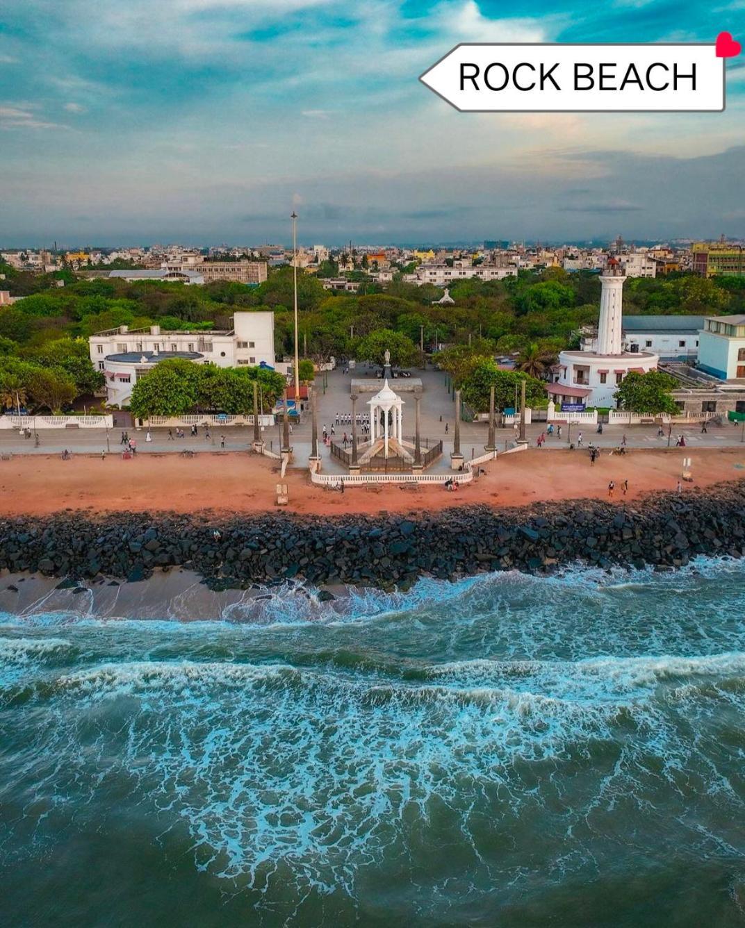 The Elite Beachview Пондичери Екстериор снимка