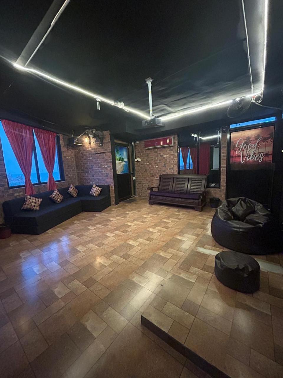 The Elite Beachview Пондичери Екстериор снимка